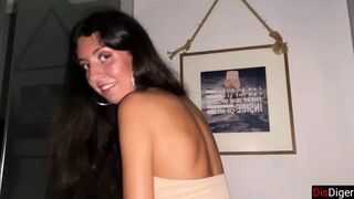 Horny Girl Agreed to Sex in a Nightclub in Toilet