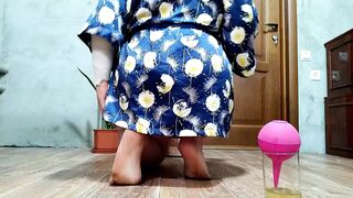 Fat mother-in-law prepares her gorgeous ass for anal