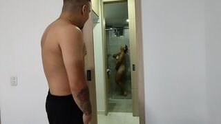 I Seduce My Neighbor by Taking Him to My Apartment