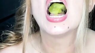 Endoscope Super Show! I Swallowed Big Whole Fruits!