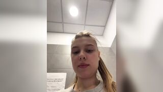 Public fucking close up in the mall