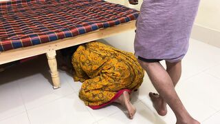 I hugged the maid in my house and started fucking