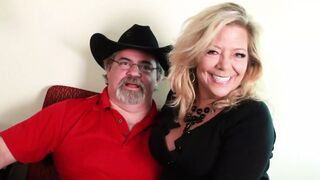Mature couple wants to swing