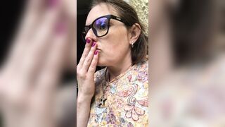 Pissy mommy making lemonade for her dirty boys