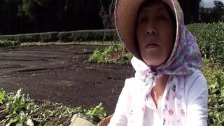M615G11 A mature woman who runs a tea plantation in Shizuoka, decides to appear AV a few years ago! SEX in the tea plantation!