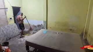 Young Girl Seducing Bricklayer - Anal Teen