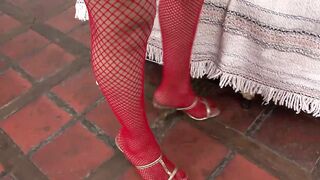 Latin Stepmom goes Crazy