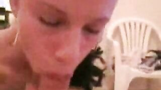 Kinky Babe Performs Amazing BJ
