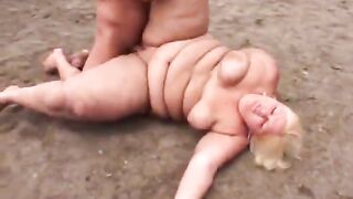 Plump blonde babe jams rod up puffy twat