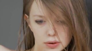 Pussy opening of ultracute teenie Gloria