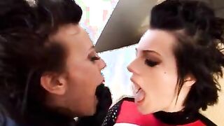 Belladonna sodomizes holly wellin, anal dildoing and fisting