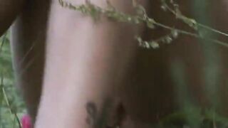 italian Natashas back to nature