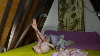 18 years old skinny girl pose