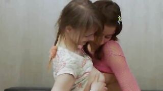 american lezzies playing with bodies