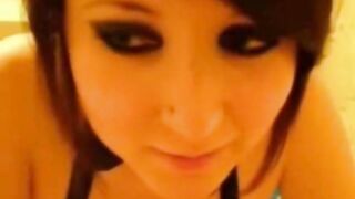 Teen Emo GFs Give Head!