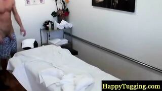 Asiansex masseur gives a happy ending