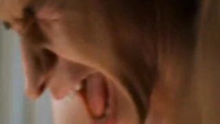Julianne Moore sex scene
