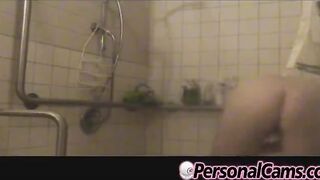 Amateur chubby brunette fingers pussy