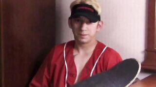 Solo masturbating twink wanks himself
