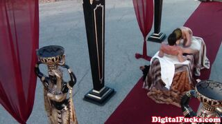 Gorgeous egyptian queen is hoovering cock