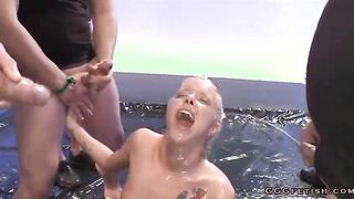 Girls gets fucking with pee