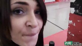 Amateur slut receives cum in her mouth
