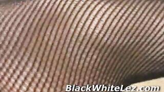 Black lesbian tongues white girlfriend