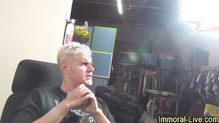 Cock sucking pornstar