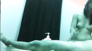 Teen girl gives her first massage with happy ending