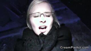 Big ass amateur banged to creampie outdoor