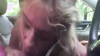 Girlfriend puts effort into public blowjob in the car