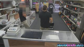 Muscular chick got her pussy banged from behind