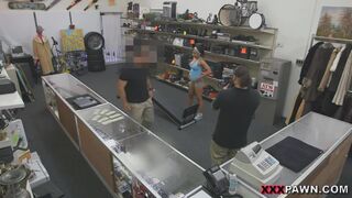 Dude offered her some extra cash for her big ass and tight pussy