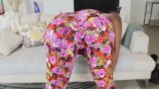 Ebony Harlot Victoria Cakes Flaunts Her Big Booty