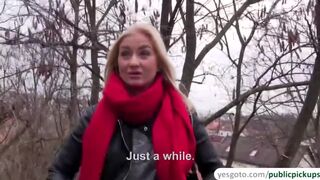 Babe Cayla Lyons gives blowjob for cash by the afternoon