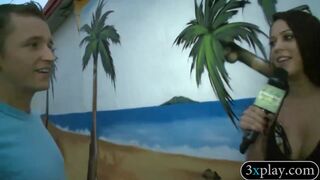 Dude convinced to get her cock sucked by pretty blonde