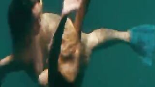 Game Kelly Brook And Riley Steele In Swimsuit Wiggle On Motorboat