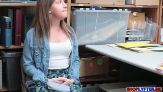 Teen thief Brooke Bliss bangs with the officer