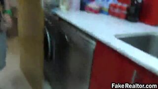 Ola! Latina hot chick welcomes visitor with mouth watering blowjob