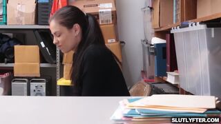 Horny hot Bobbi Dylan sucking huge hard pole for pleasure 