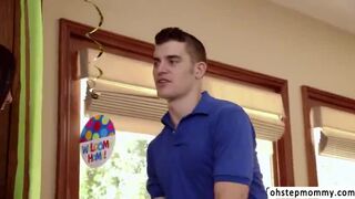 Pretty babe Bianca and cutie teen Jade enjoys a hot threesome sex