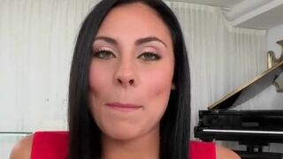 Horny Teen Gianna Nicole Loves Fingering Herself