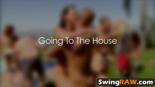 Aamteur black couple enjoying swinger reality show