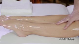Perfect oiled brunette babe bangs masseur