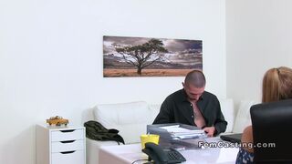 Female agent gets huge cunt cumshot in casting