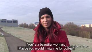 Redhead Euro amateur babe bangs in car