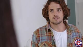 Riley a hottie lady rewards the man who helped her