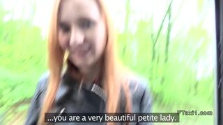 Czech babe bangs in taxi for free ride