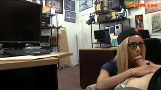 Slim blondie gal with glasses gets pussy fucked by pawn man