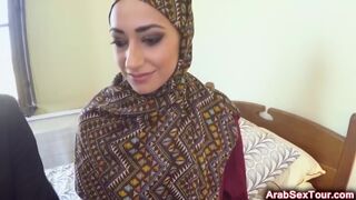 Arab chick seduced into giving head to long cock